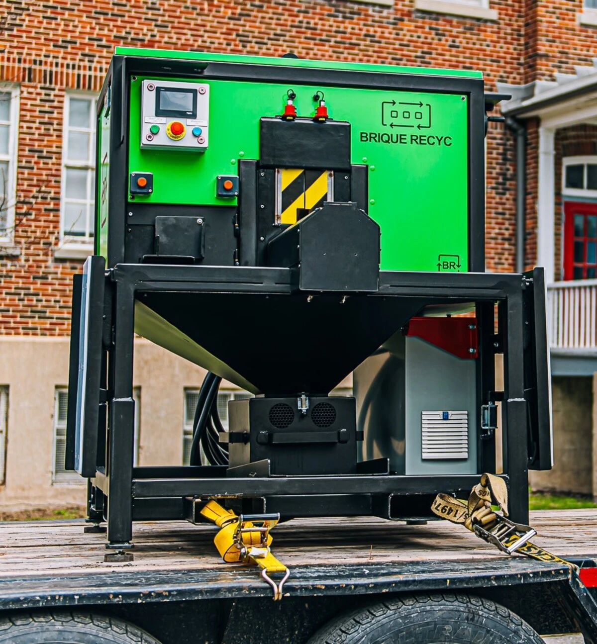 Machine de recyclage de briques Brique Recyc, prête à l'export